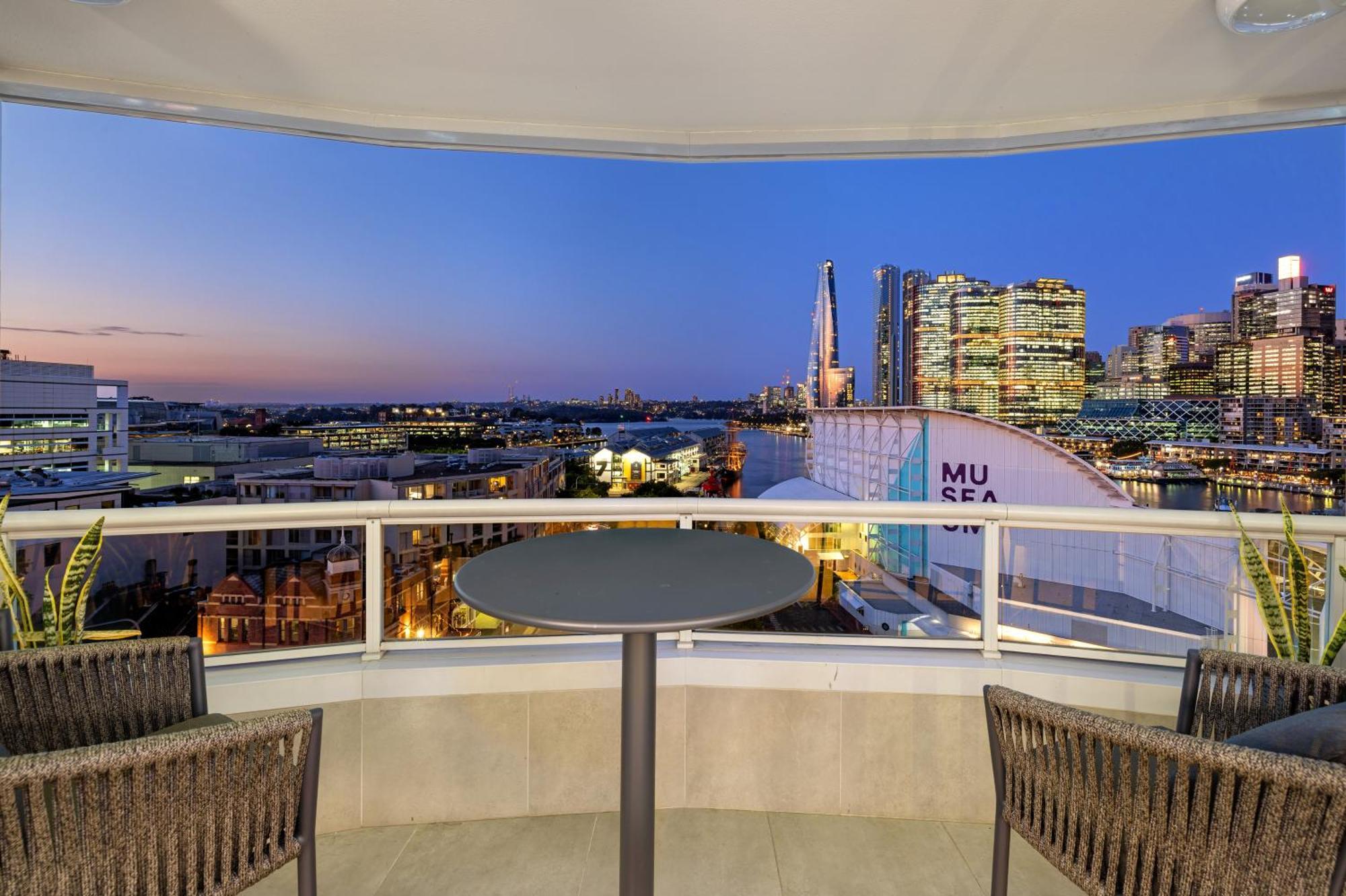 3 Bedroom Darling Harbour Apartment シドニー エクステリア 写真
